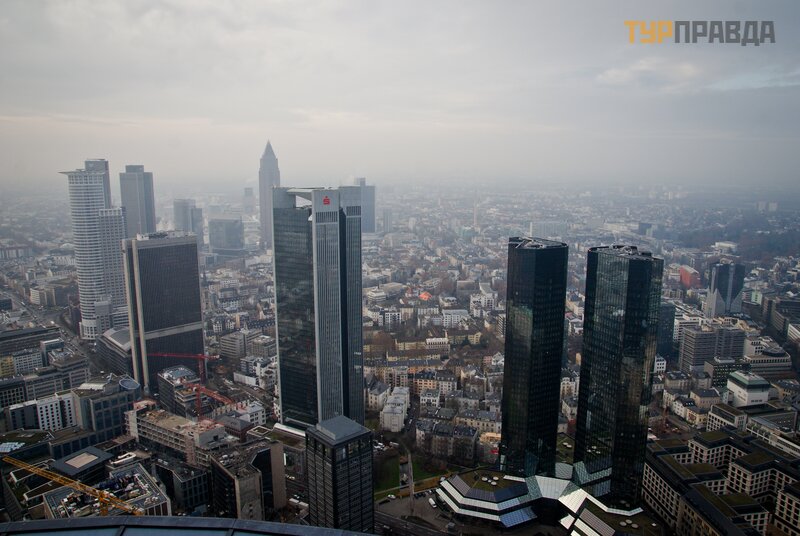 Виды с 200-метровой высоты на город